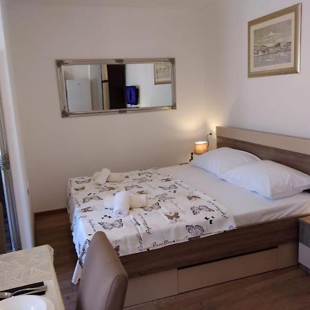 M&K Studio Apartment Tisno Zewnętrze zdjęcie