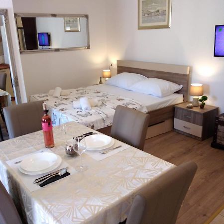 M&K Studio Apartment Tisno Zewnętrze zdjęcie