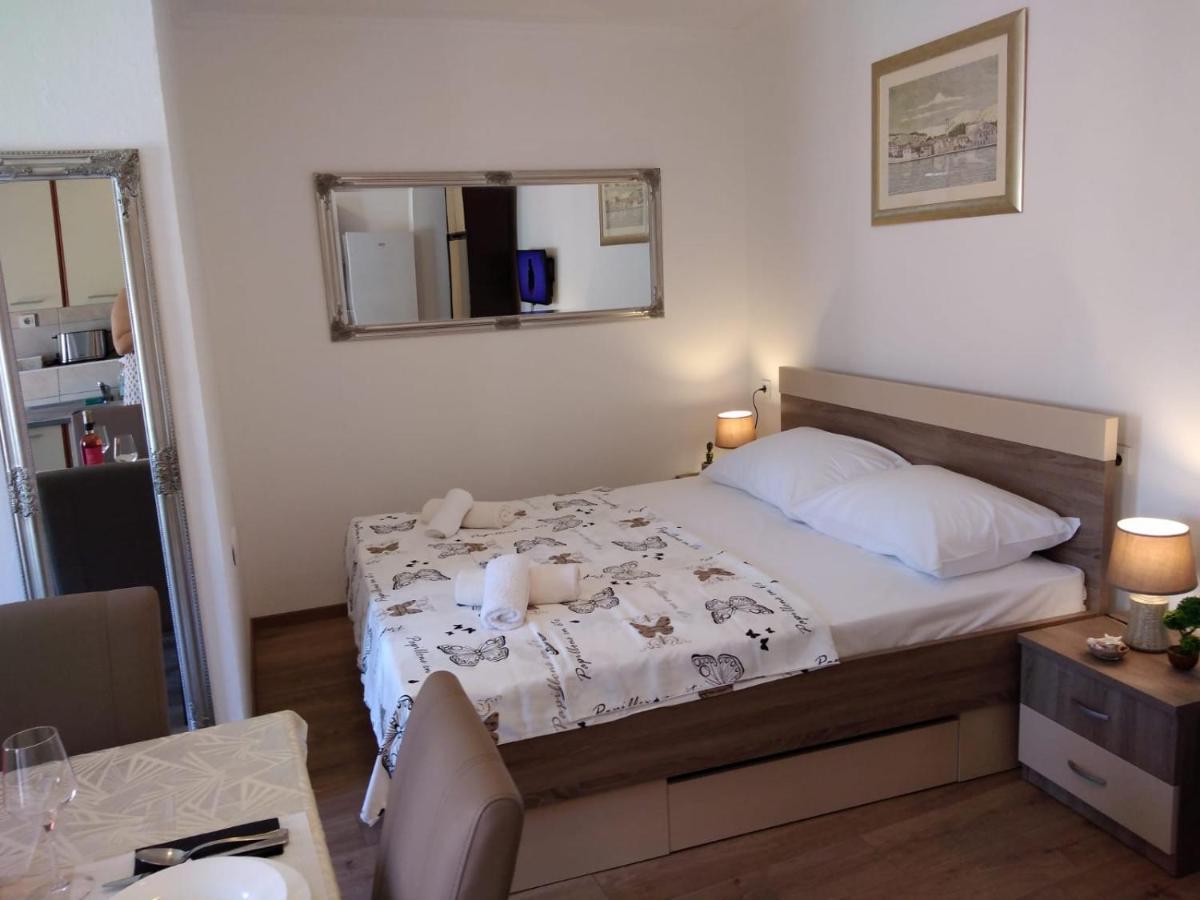 M&K Studio Apartment Tisno Zewnętrze zdjęcie