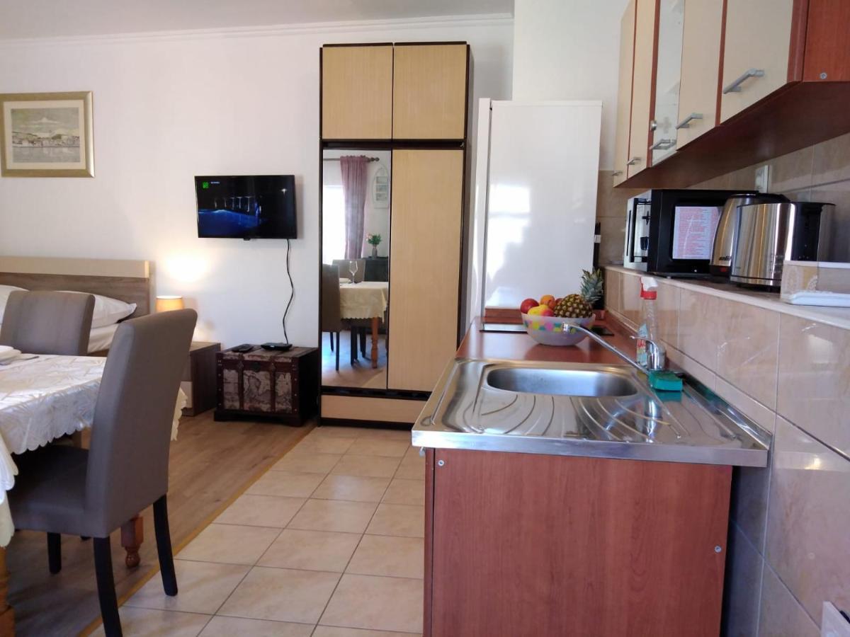 M&K Studio Apartment Tisno Zewnętrze zdjęcie