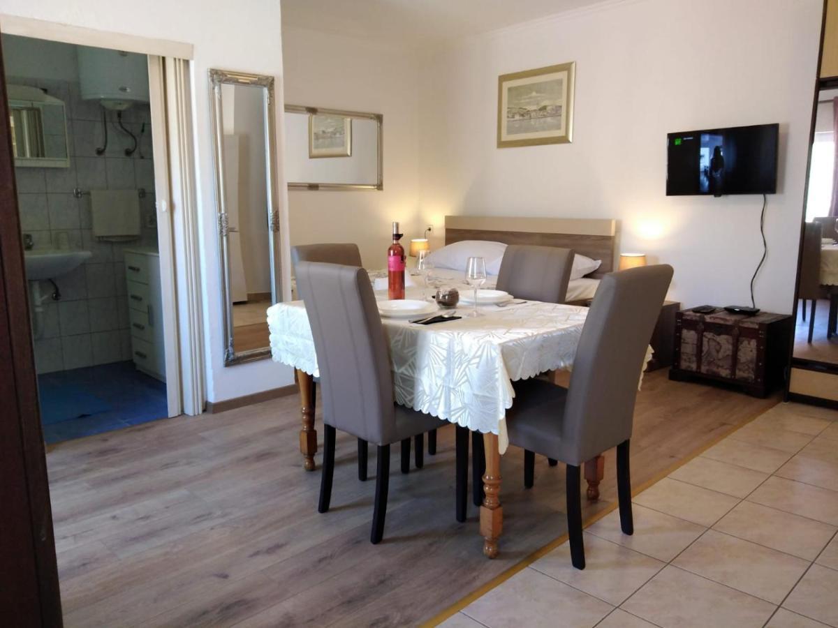 M&K Studio Apartment Tisno Zewnętrze zdjęcie