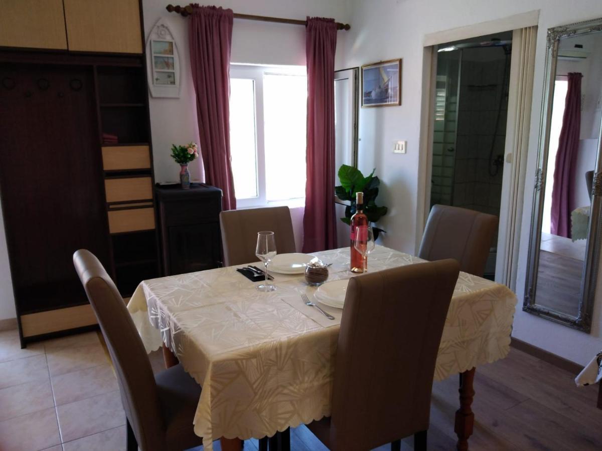 M&K Studio Apartment Tisno Zewnętrze zdjęcie